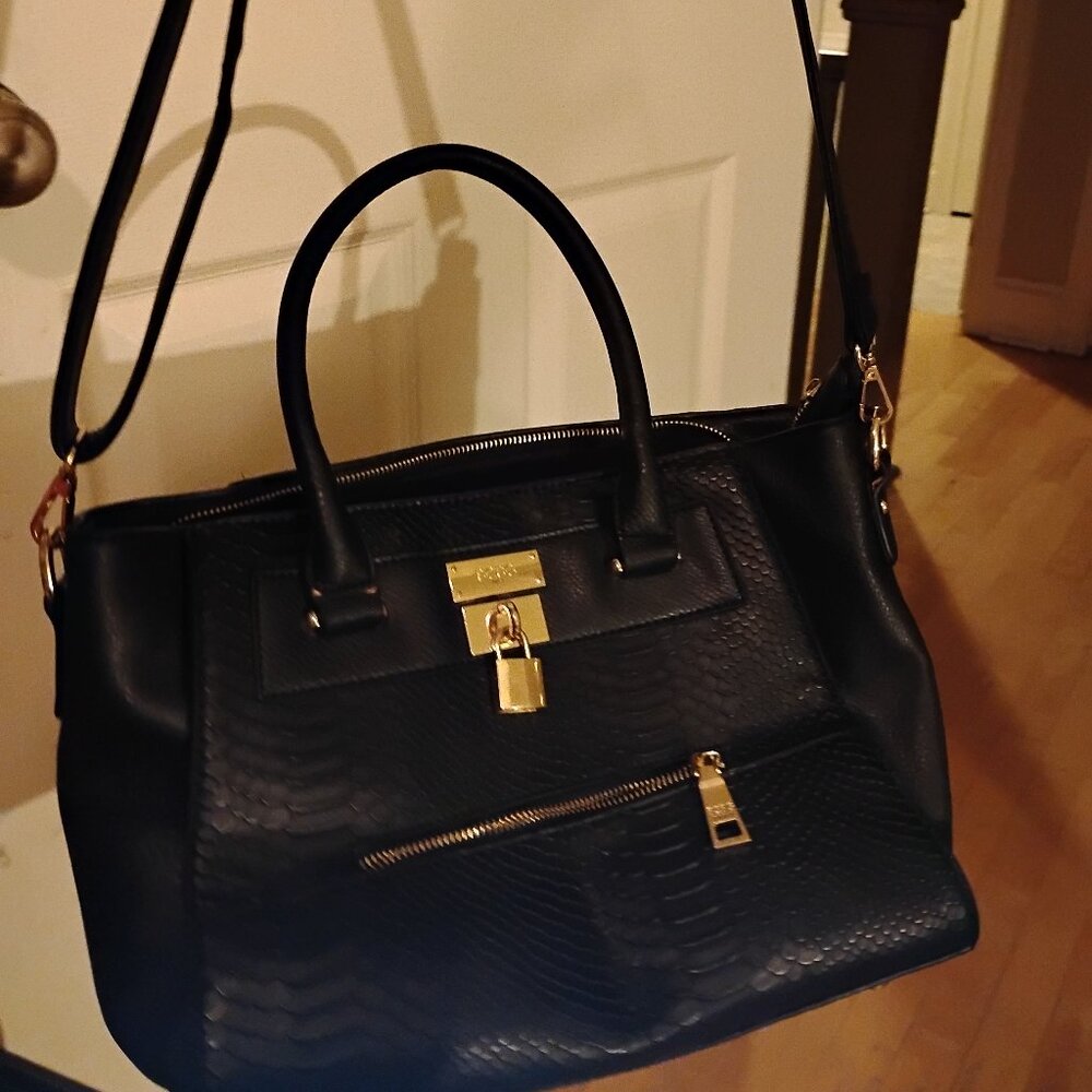 Woman's purse BCBG
